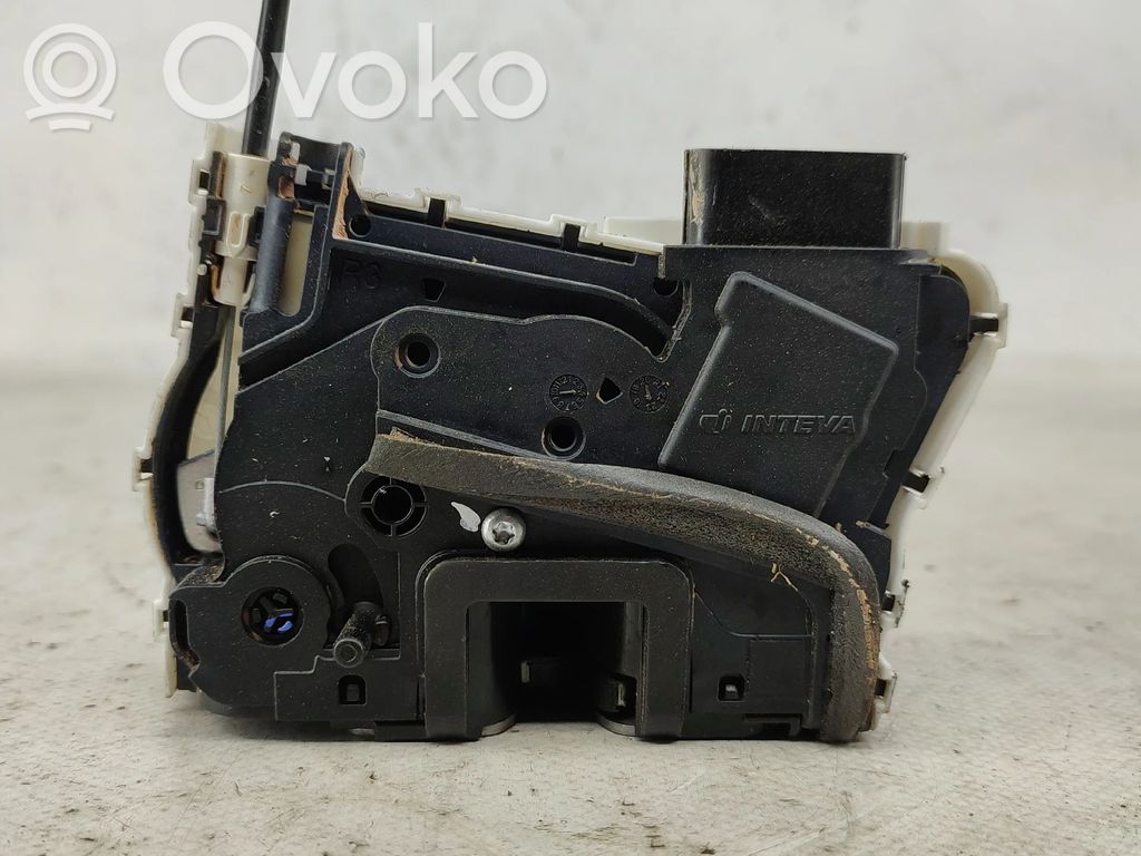 Rear door lock   10640637