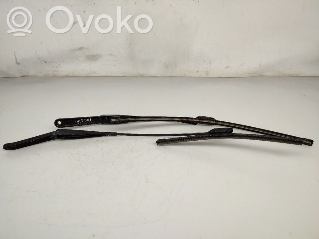 Wischerarm vorne   8A6117526BD,8A6117526AC