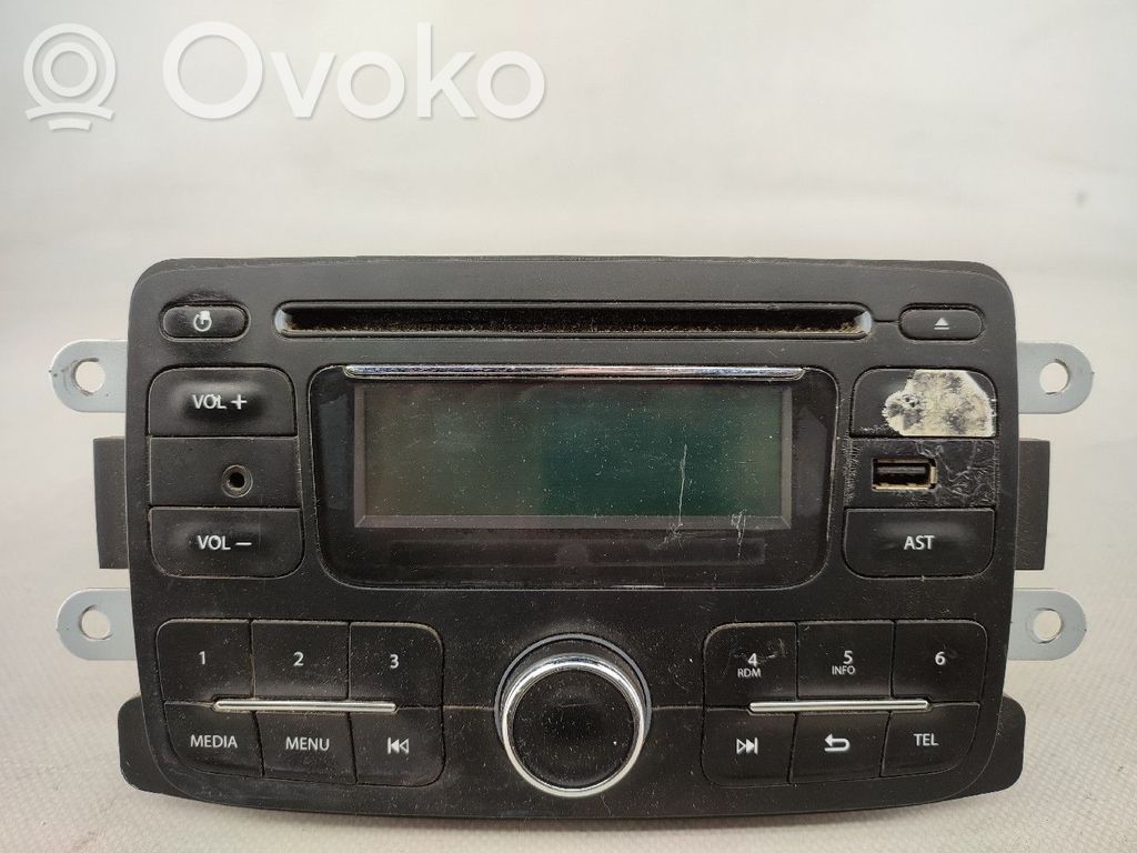 Dacia Sandero Unitate principală radio/CD/DVD/GPS 