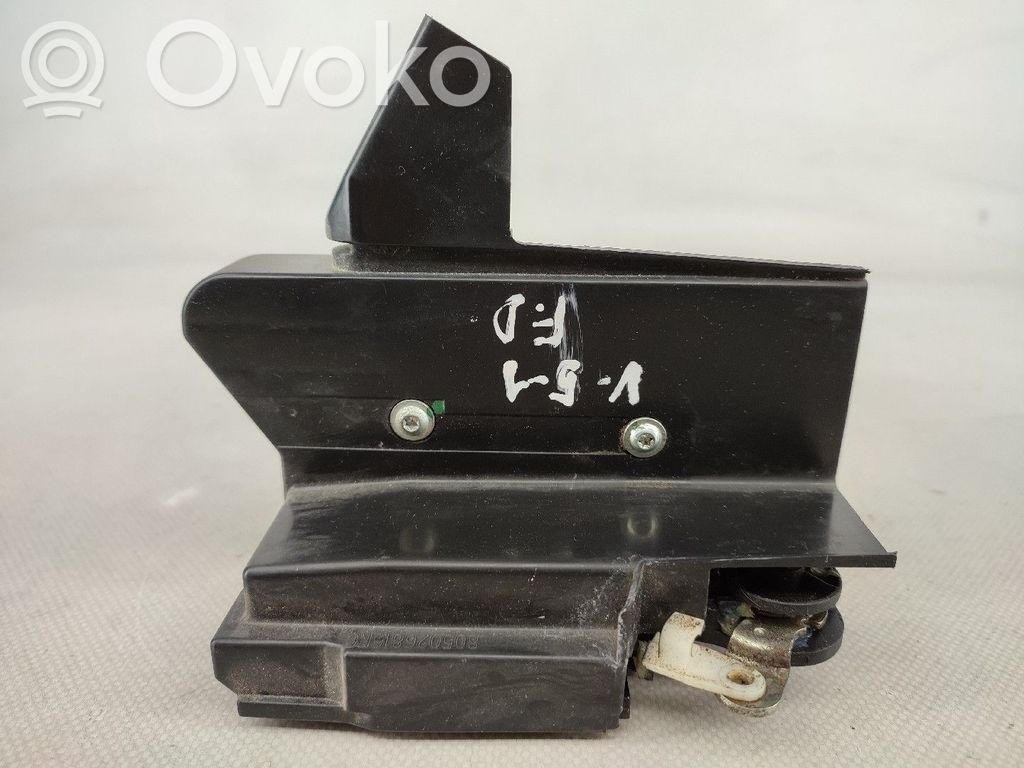Zamek drzwi przednich   805026816RC