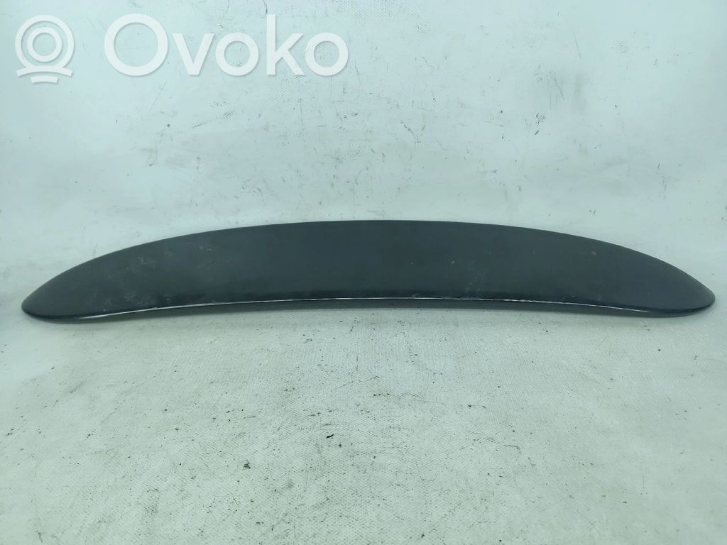 Tailgate/trunk spoiler   7122799