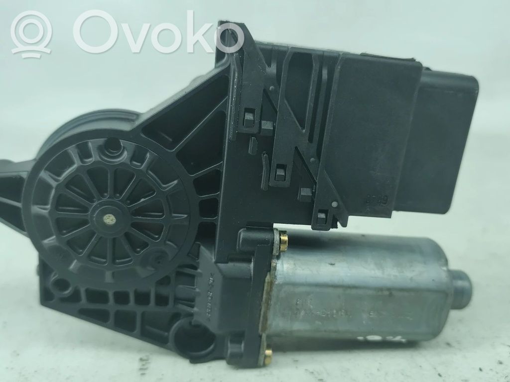 Volkswagen PASSAT B5 Motorino alzacristalli della portiera posteriore