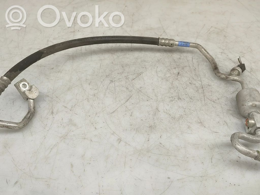 Ilmastointilaitteen putki (A/C)   ET7119972JB