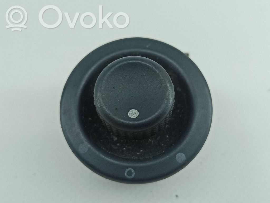 Wing mirror switch   7700641240D