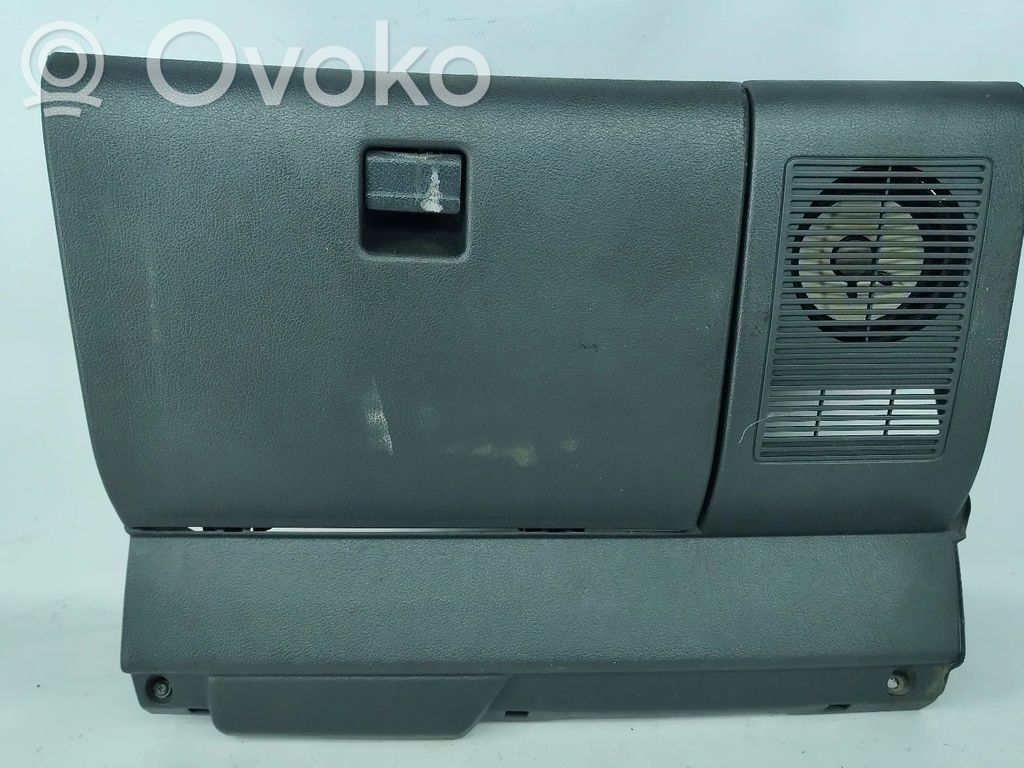 Toyota Corolla E90 Daiktadėžė 