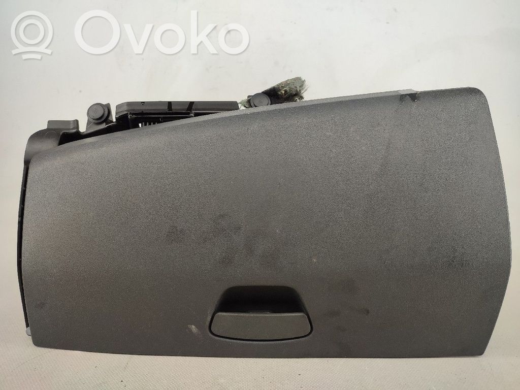 Smart ForFour I Glove box 