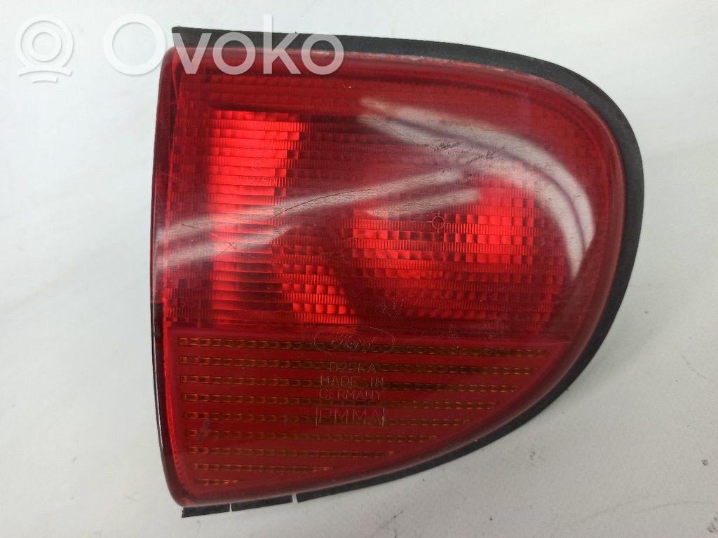 Tailgate rear/tail lights   93AG15K258