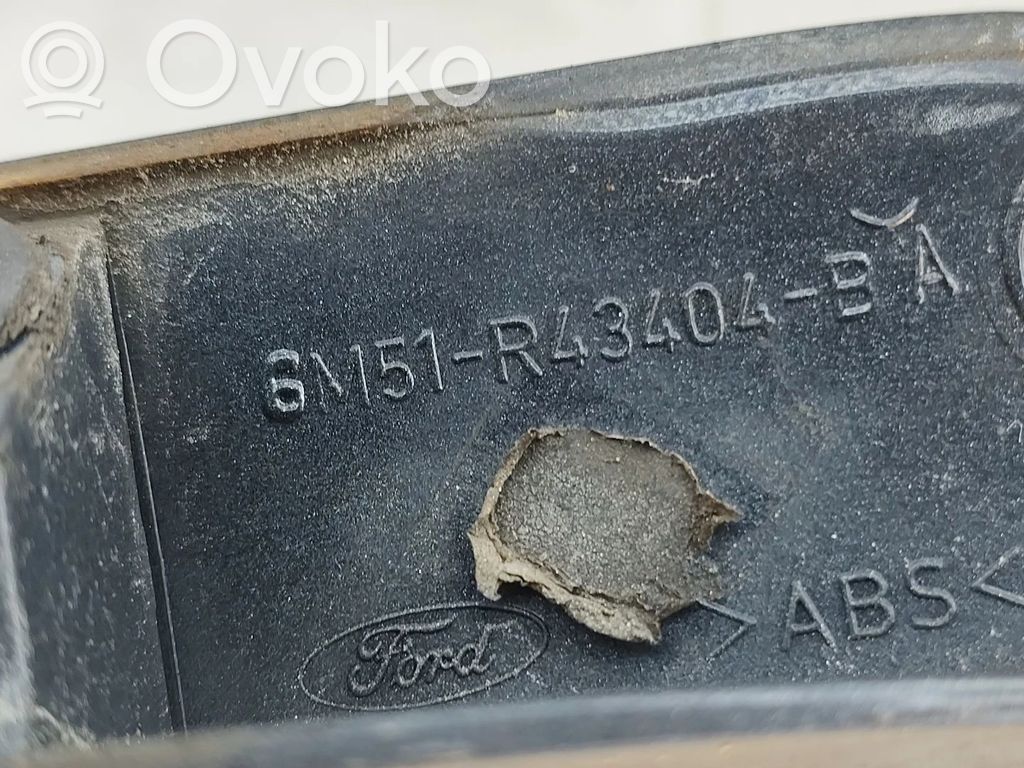 Šoninė apdaila (prie lango)   6M51R43404BA,LUZMATRICULA