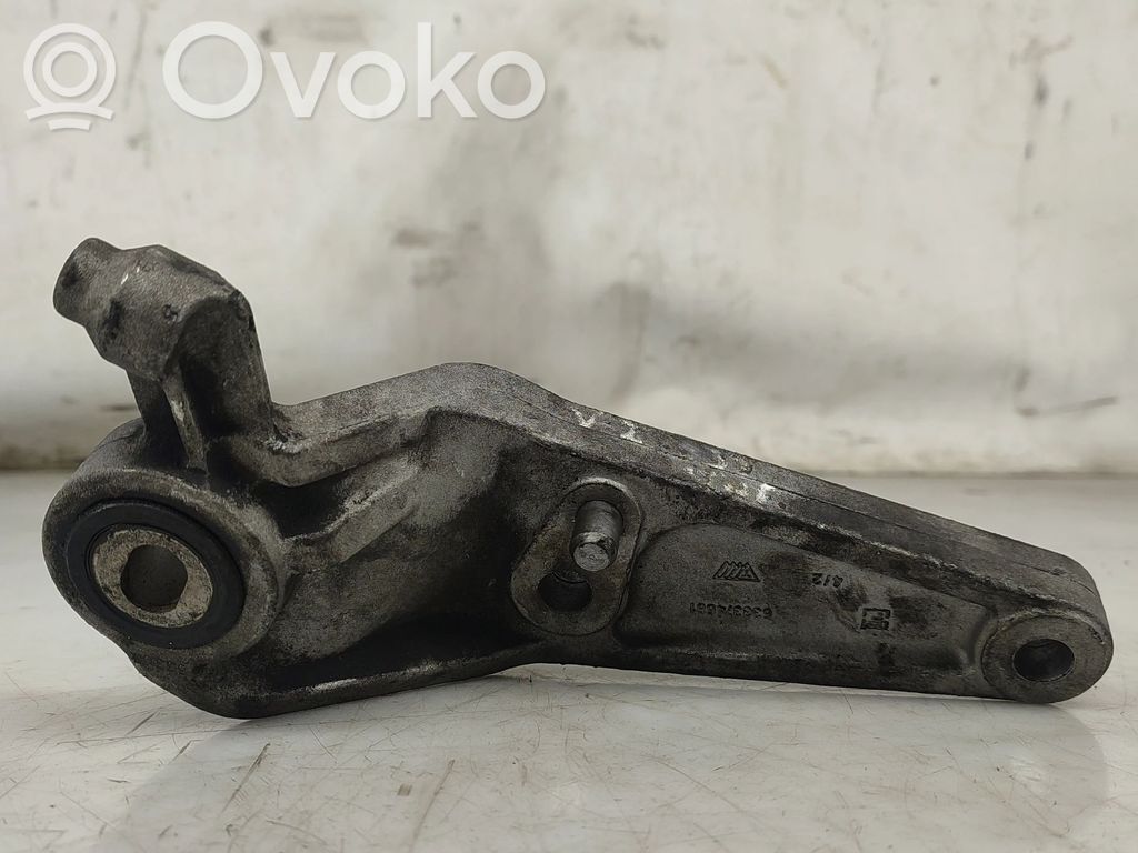 Engine mount bracket   13130723,13185905,633374681