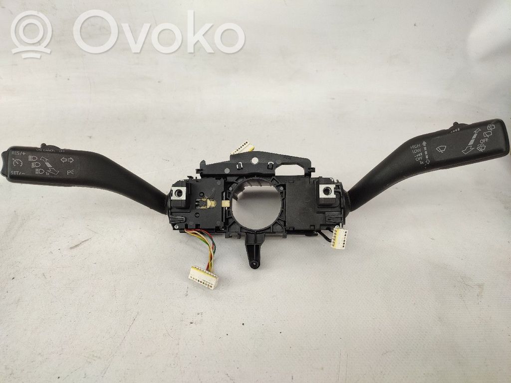 Volkswagen Golf VI Otros interruptores/perillas/selectores 