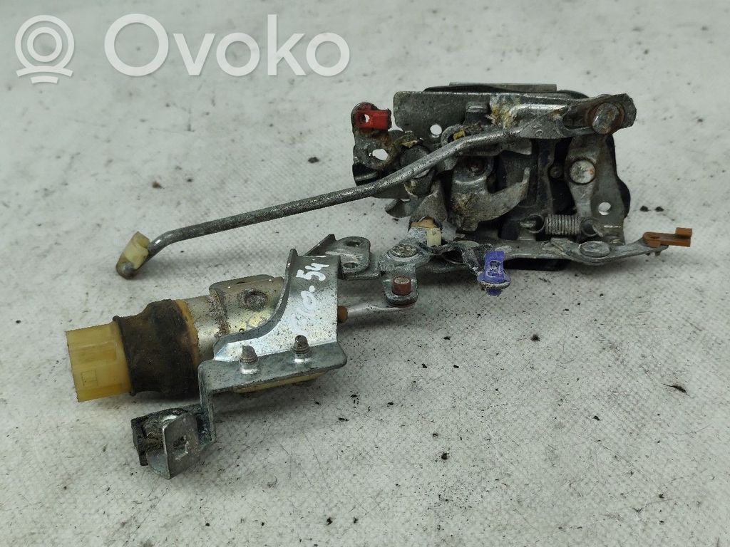 Toyota Corolla E90 Etuoven lukko 