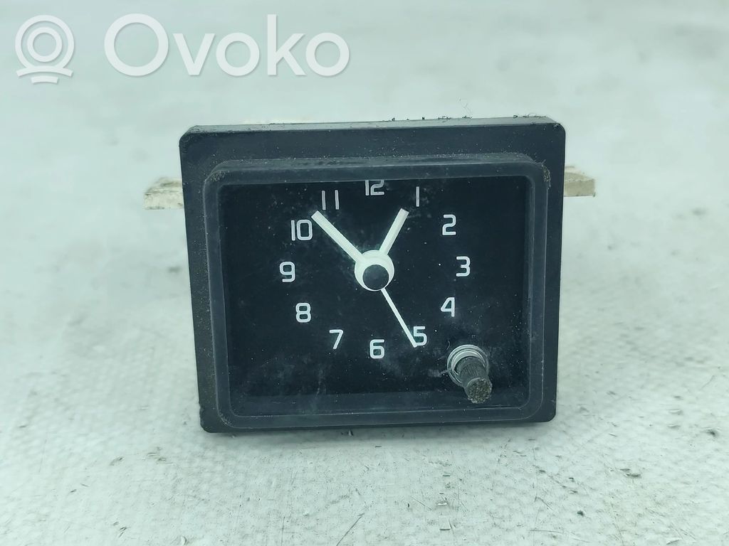 Clock   7700809960