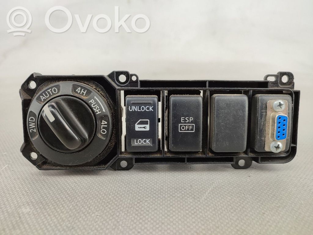 Nissan Pathfinder R51 Interruttore/pulsante di controllo multifunzione 
