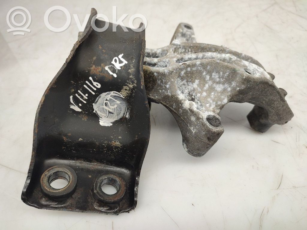Nissan Qashqai Vaihdelaatikon kiinnitys 