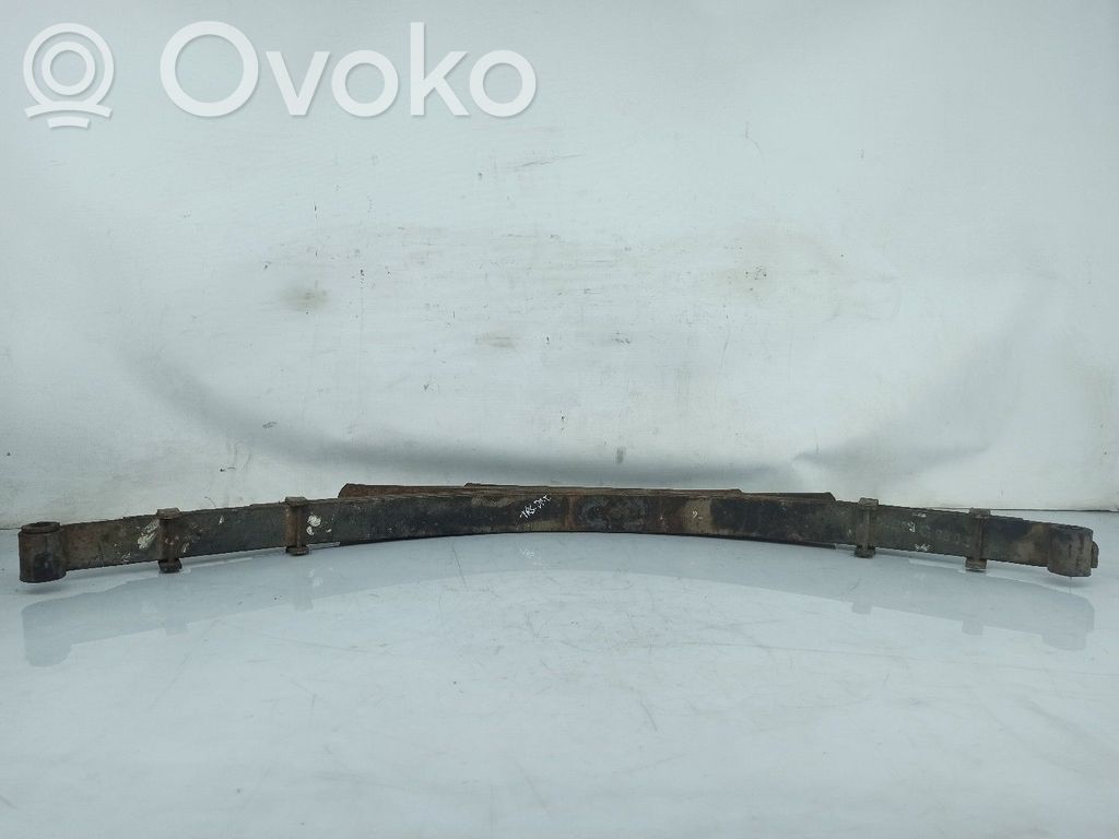 Nissan Patrol Y60 Arc elicoidal spate 