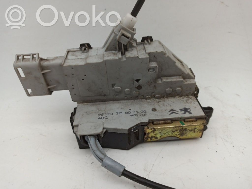 Serrure de porte arrière   9681337180