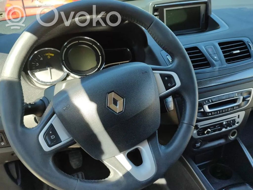 Ohjauspyörä   SEM