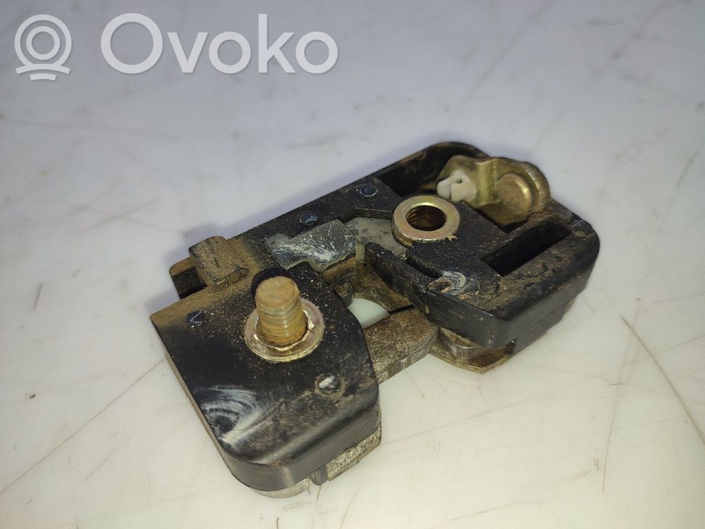 Ford Fiesta Takaluukun ulkopuolinen lukko 