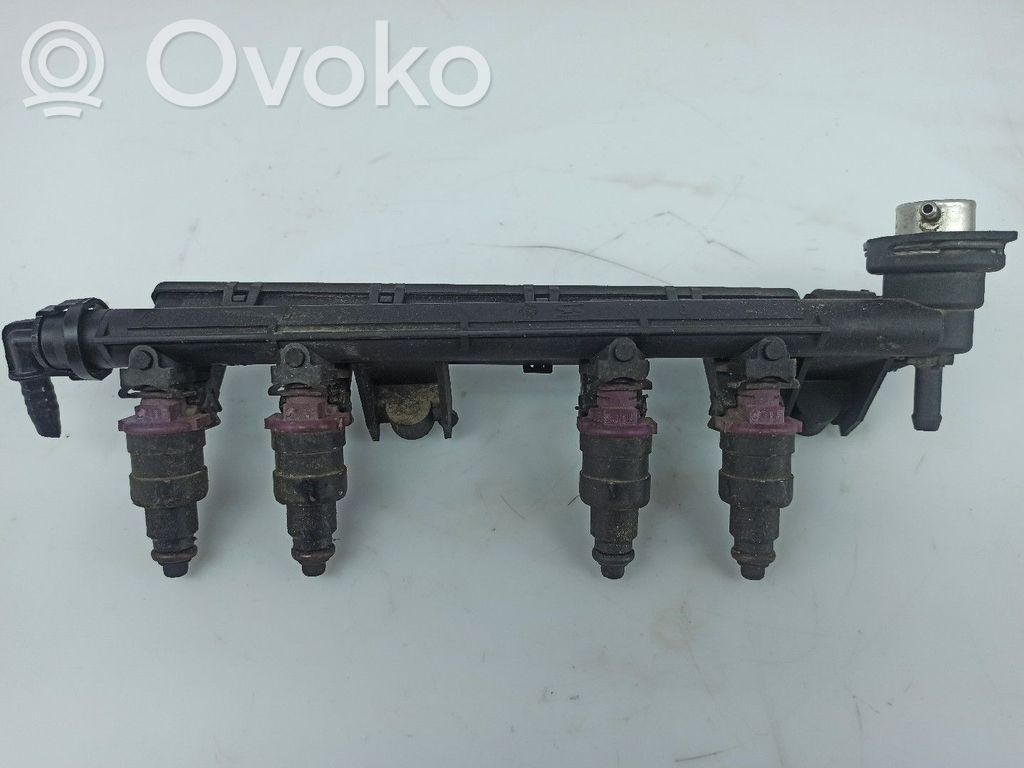 Renault Clio I Fuel main line pipe 