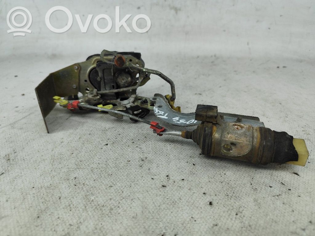 Toyota Corolla E90 Galinių durų spyna 
