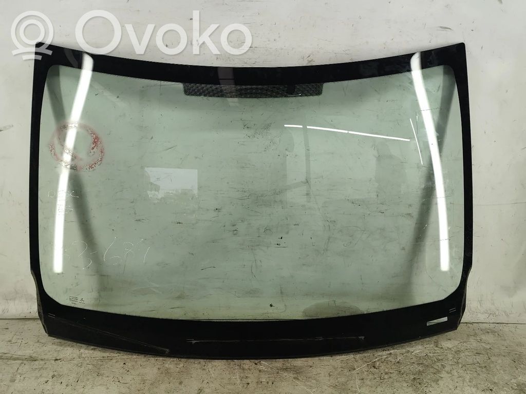 Front windscreen/windshield window   43R004525