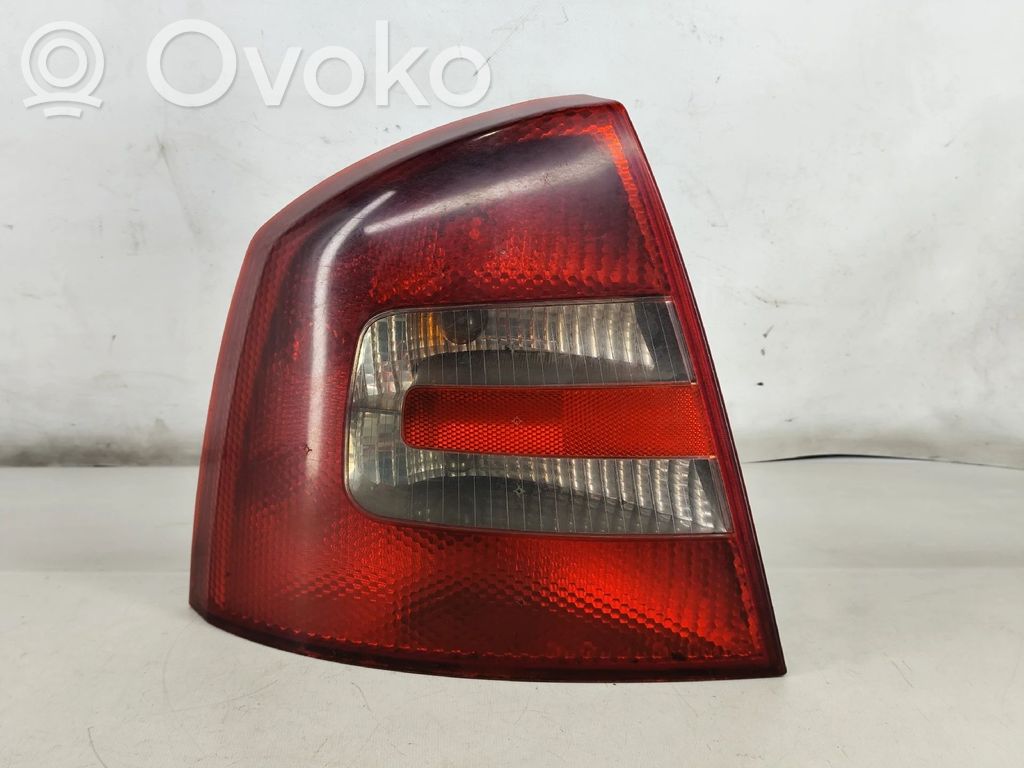Skoda Octavia Mk2 (1Z) Takaluukun takavalot 