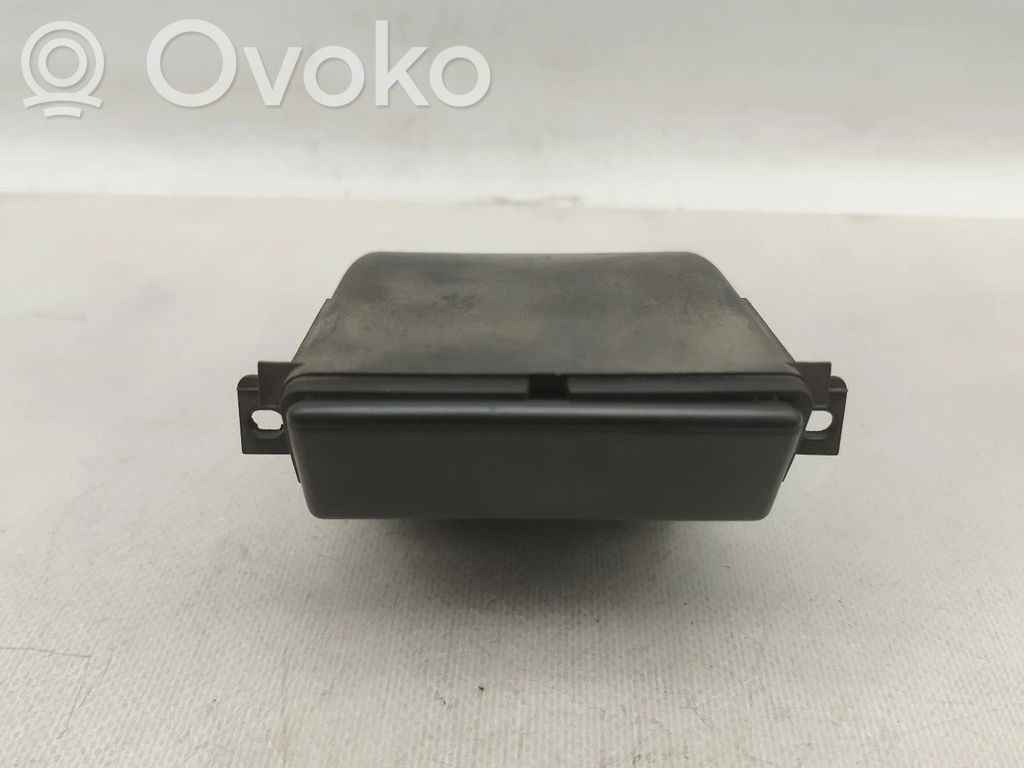 Citroen Saxo Popielniczka deski rozdzielczej 