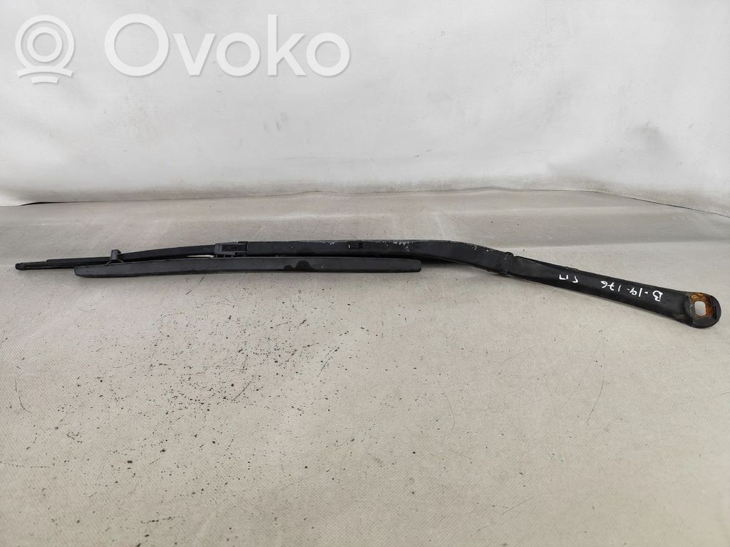 Wischerarm vorne   8209879