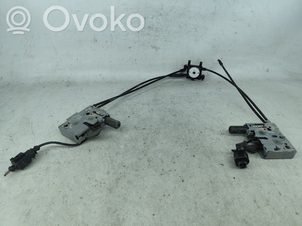 Engine bonnet/hood lock/latch loop/hook   4K0823509A