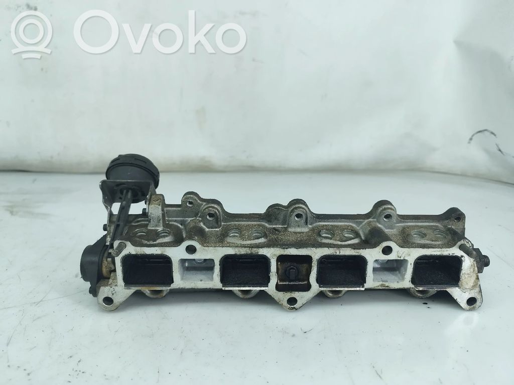 Volkswagen Golf V Listwa wtryskowa 