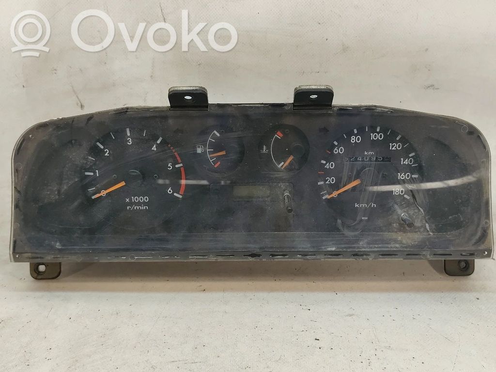 Nissan Terrano Geschwindigkeitsmesser Cockpit 