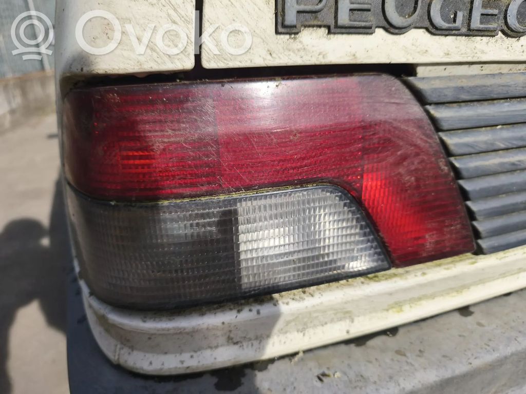 Peugeot 309 Luci posteriori del portellone del bagagliaio