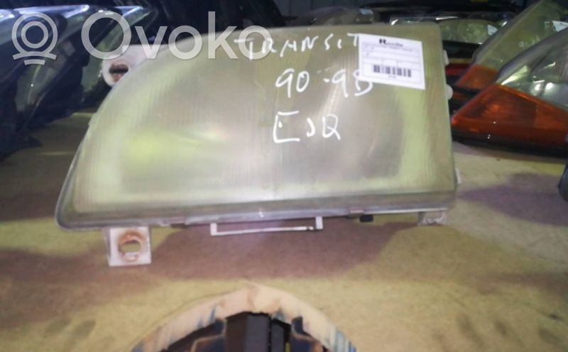 Ford Transit Lampa przednia 
