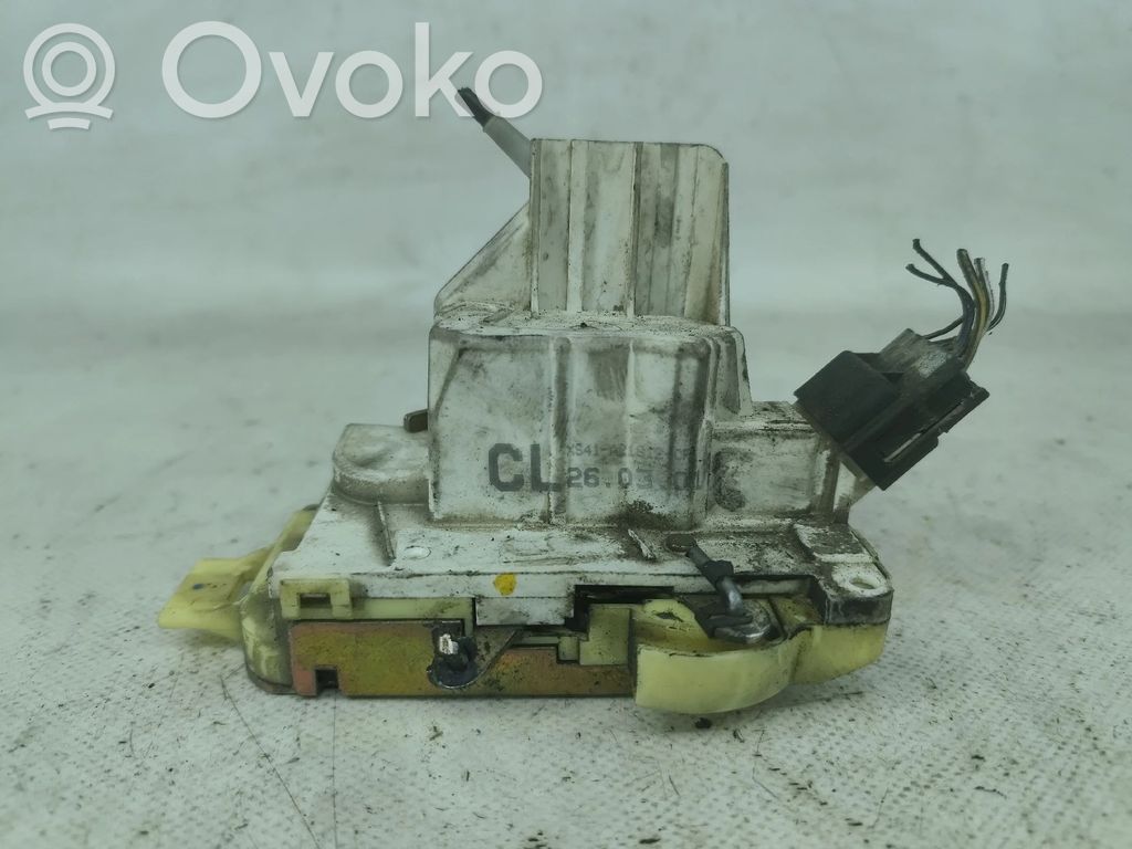 Ford Focus Priekšpusē slēdzene 
