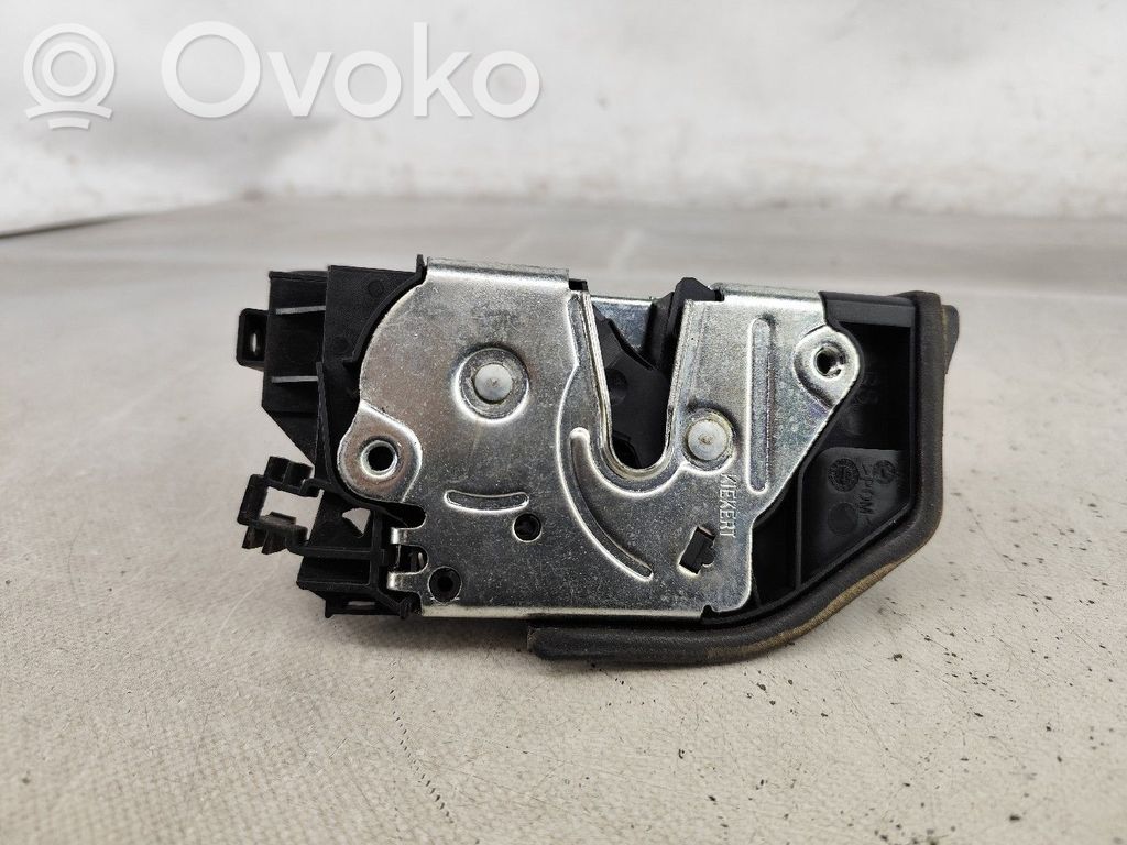 BMW 5 F10 F11 Serratura portiera anteriore 