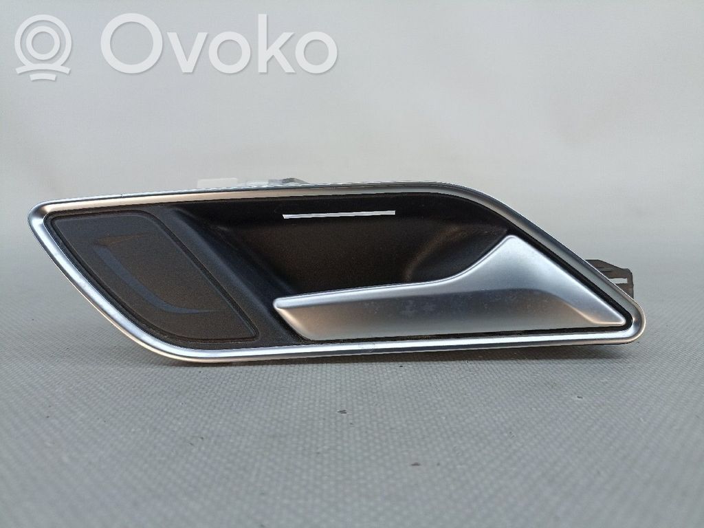 Manecilla interna puerta trasera   8V3837020C