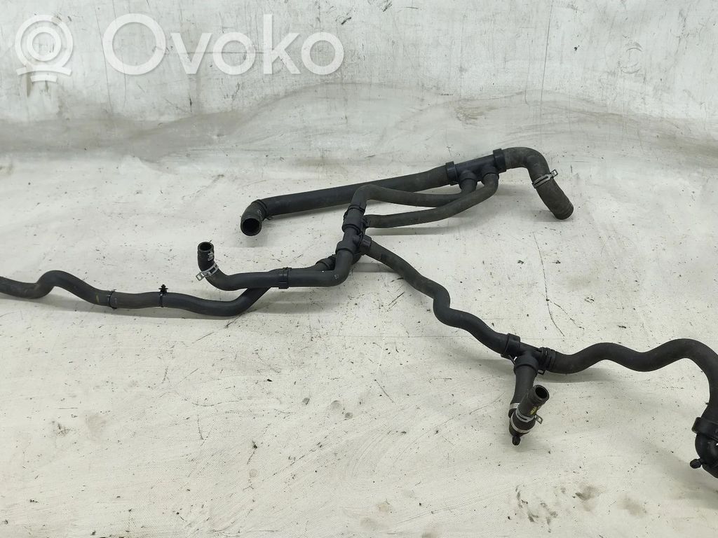 Renault Megane IV Durite de refroidissement tube 