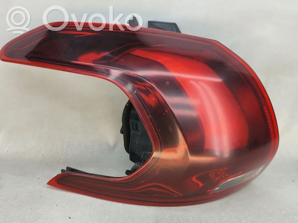 Peugeot 2008 I Lampy tylnej klapy bagażnika 