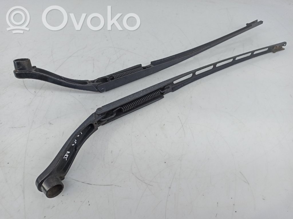 Citroen C5 Brazo del limpiaparabrisas delantero