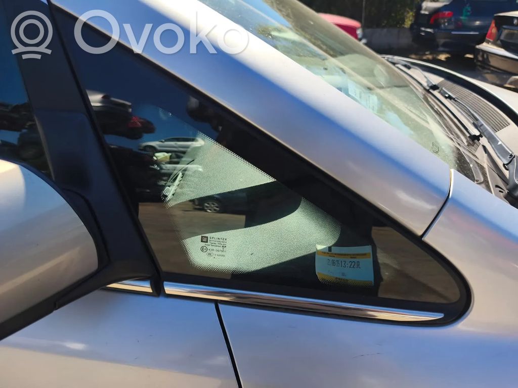 Opel Zafira B Fenêtre triangulaire avant / vitre 