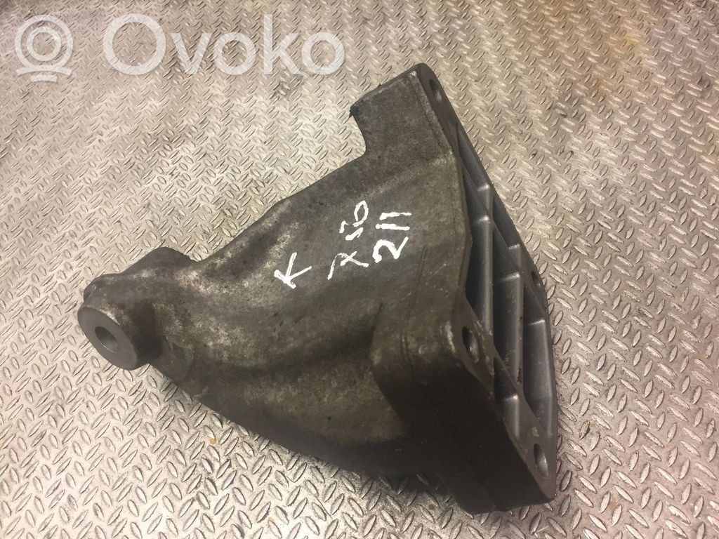 Soporte de montaje del motor (Usadas)   A6422230004,6422230004