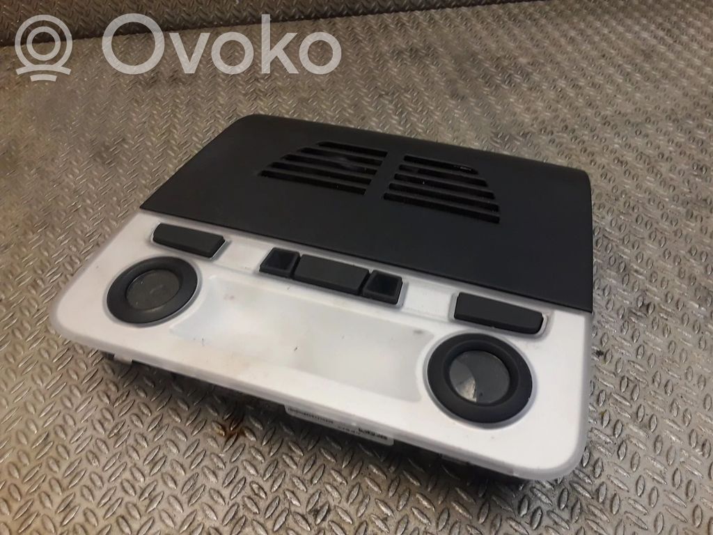 Etuistuimen valo   6946126