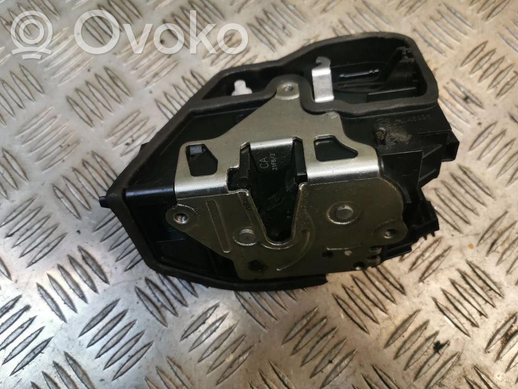 Rear door lock   046998