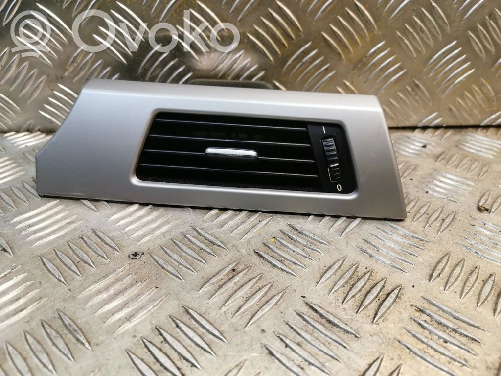 Lango oro grotelės   7144248