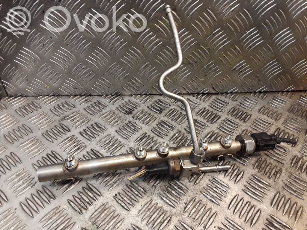 Fuel main line pipe   7562474