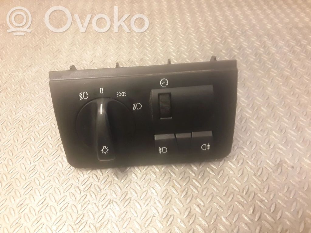 Valokatkaisija   6909775