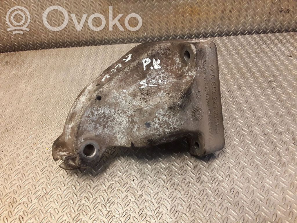 Engine mounting bracket   A6422230004,6422230004
