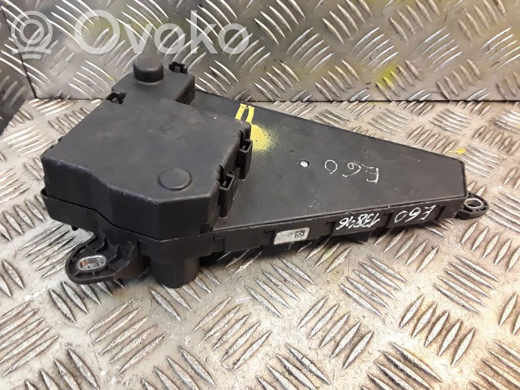 Fuse box set   6906618