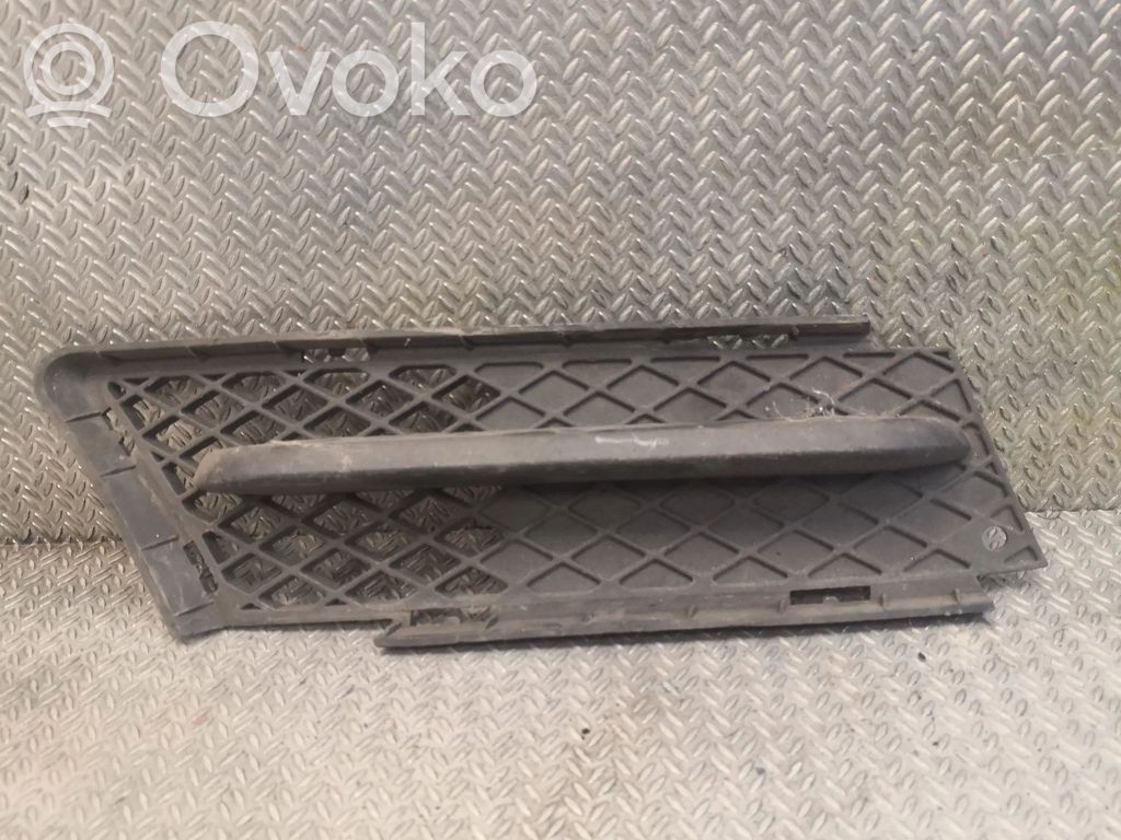 Kühlergrill   7154552