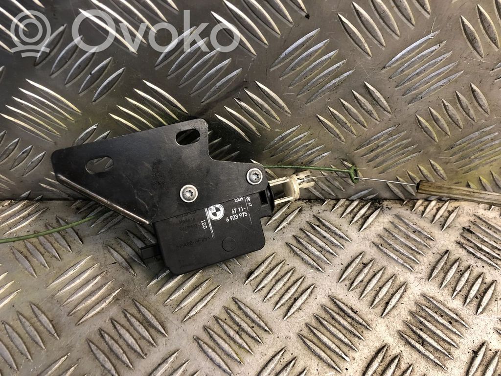 Polttoainesäiliön korkin lukko   6923975